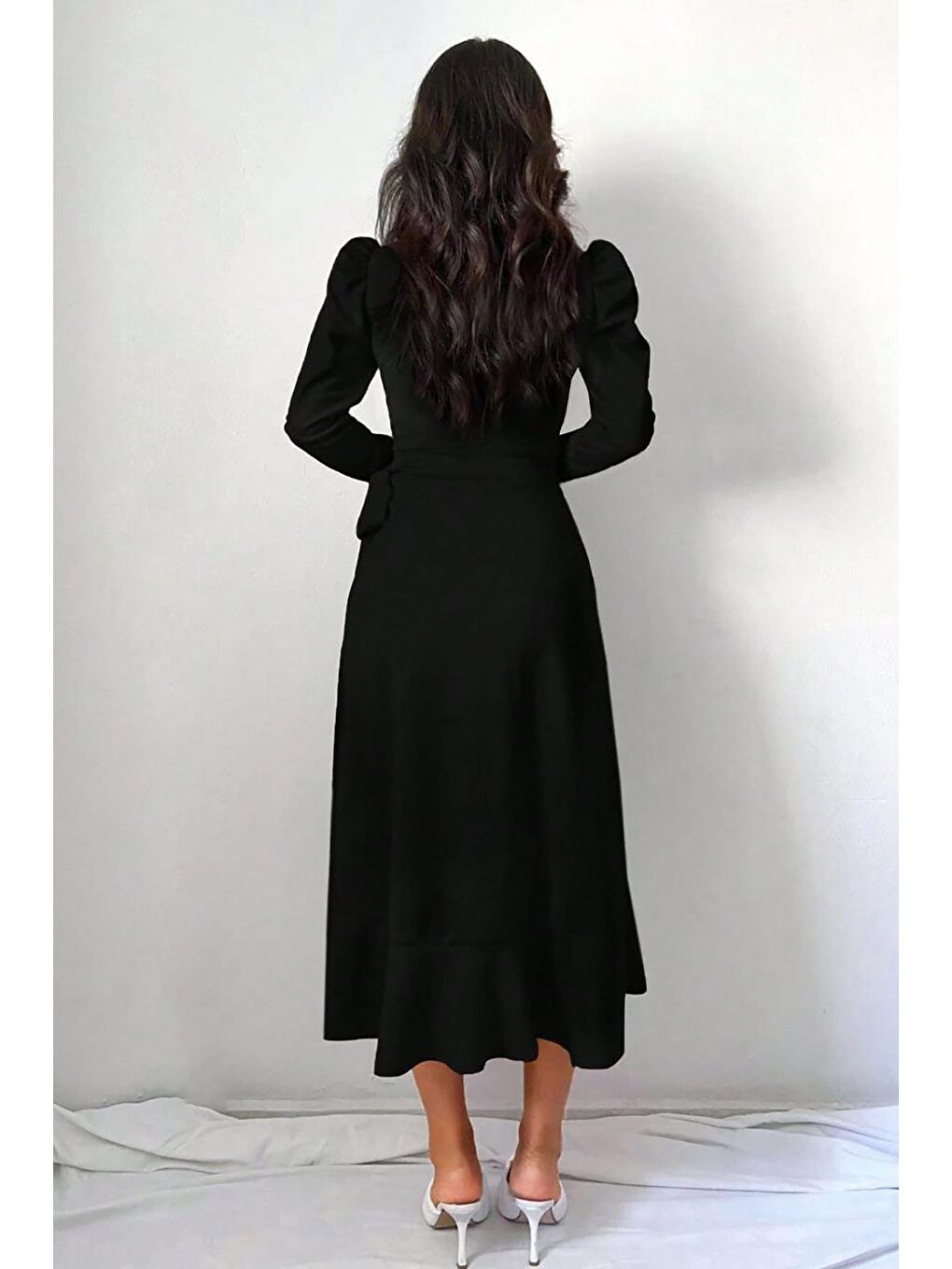 Siyah Krep Kumaş Uzun Kollu Kuşaklı Midi Elbise-3