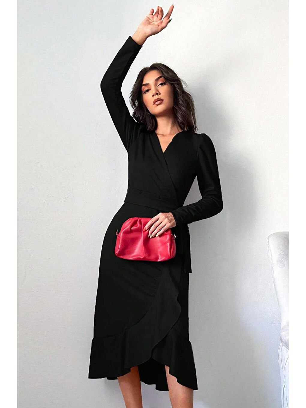 Siyah Krep Kumaş Uzun Kollu Kuşaklı Midi Elbise-4