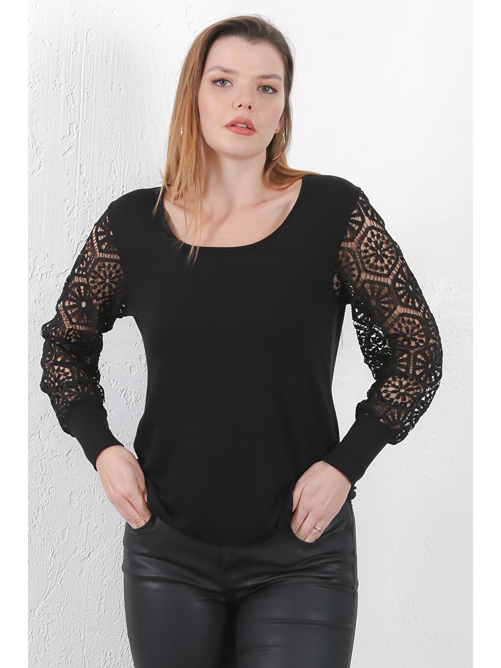 Siyah Havuz Yaka Dantelli Balon Kol Casual Örme Bluz-1