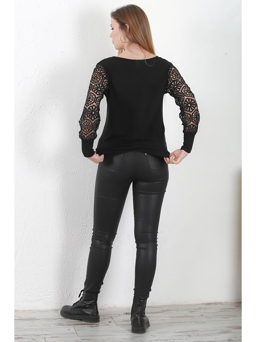 Siyah Havuz Yaka Dantelli Balon Kol Casual Örme Bluz-6