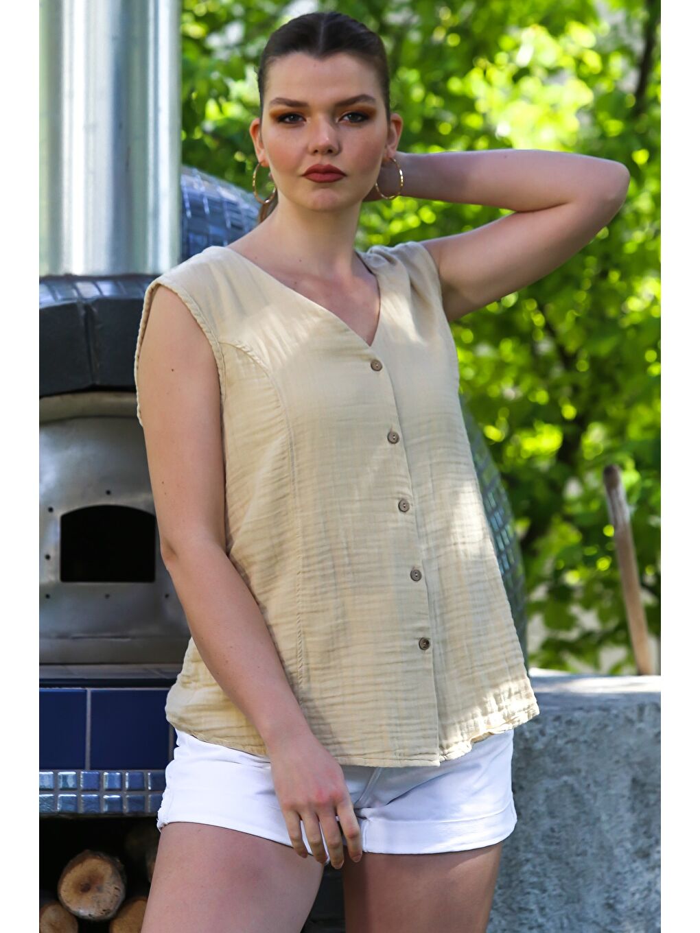 Koyu Bej Hakim Yaka Kolsuz Düğmeli Tek Cepli Casual Müslin Dokuma Bluz 68 60-2