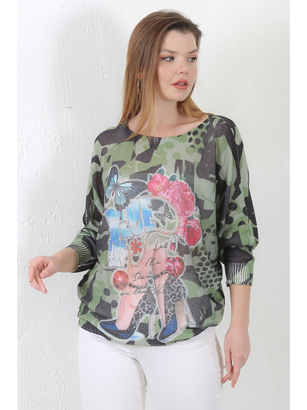 İtalyan Koyu Yeşil Kayık Yaka Yarasa Kol Dijital Baskılı Casual Triko Bluz-1