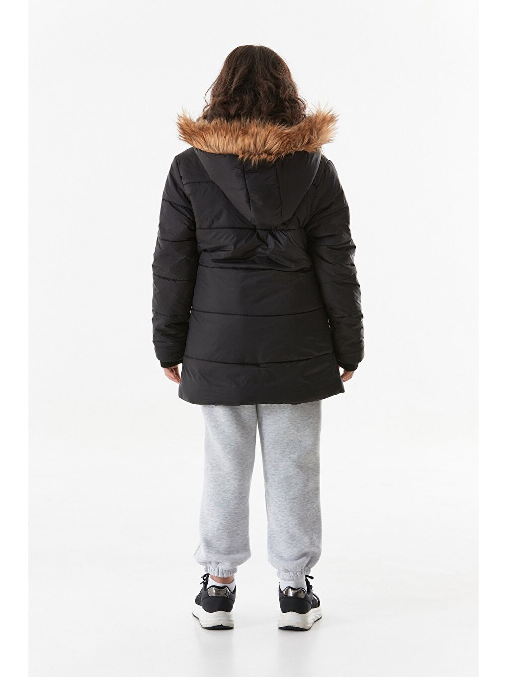 Siyah Cebi Fermuarlı Kapüşonlu Kız Çocuk Mont-1