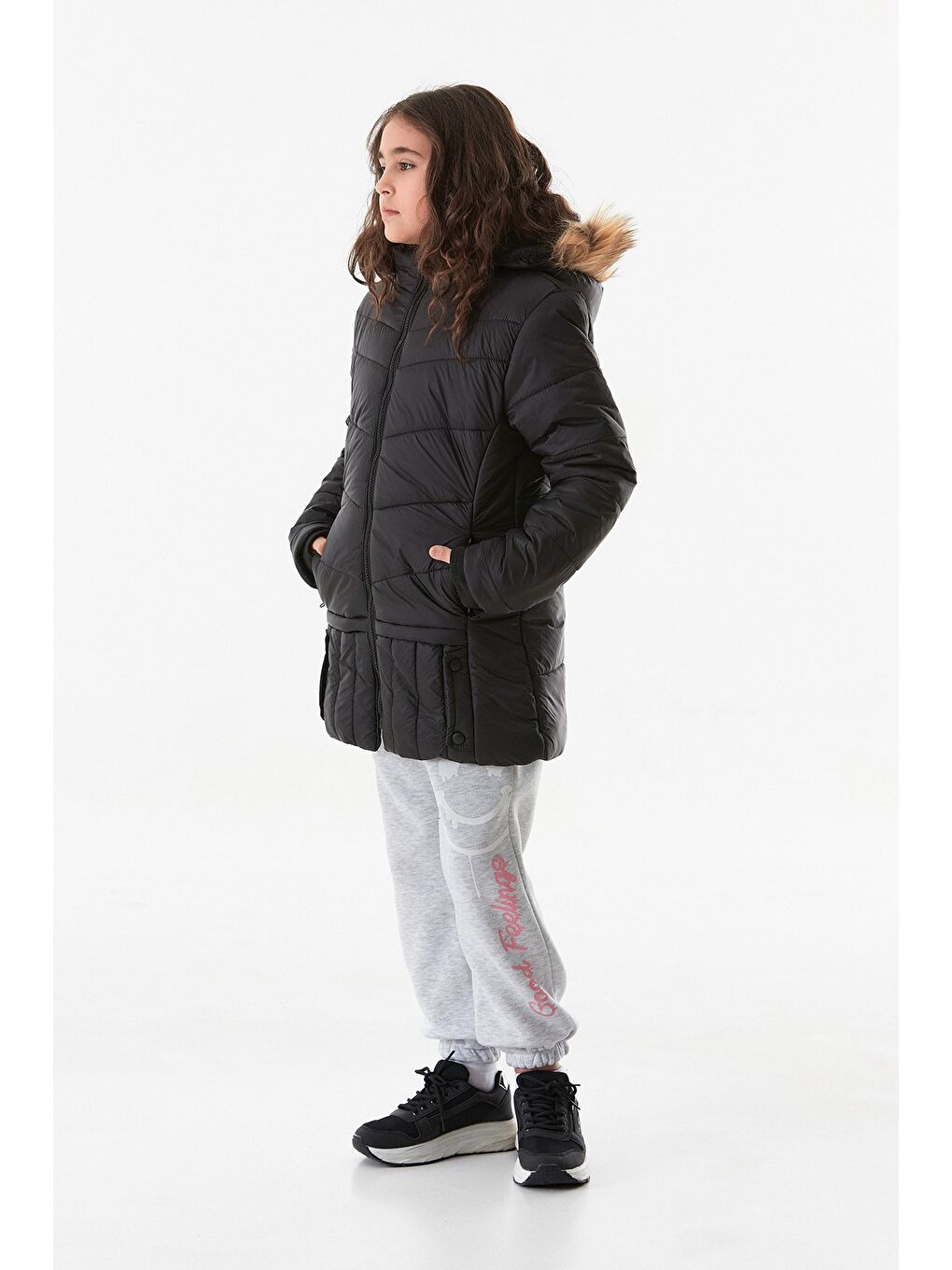 Siyah Cebi Fermuarlı Kapüşonlu Kız Çocuk Mont-2