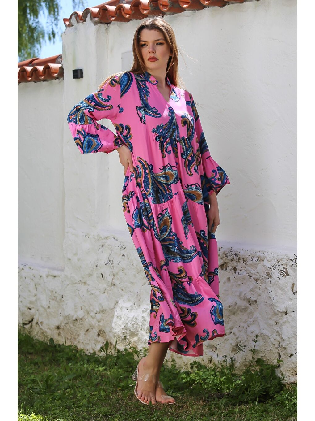 Pembe V Yaka Fırfırlı Kol Şal Desenli Düğmeli Eteği Fırfırlı Casual Viskon Dokuma Elbise 135 60-5