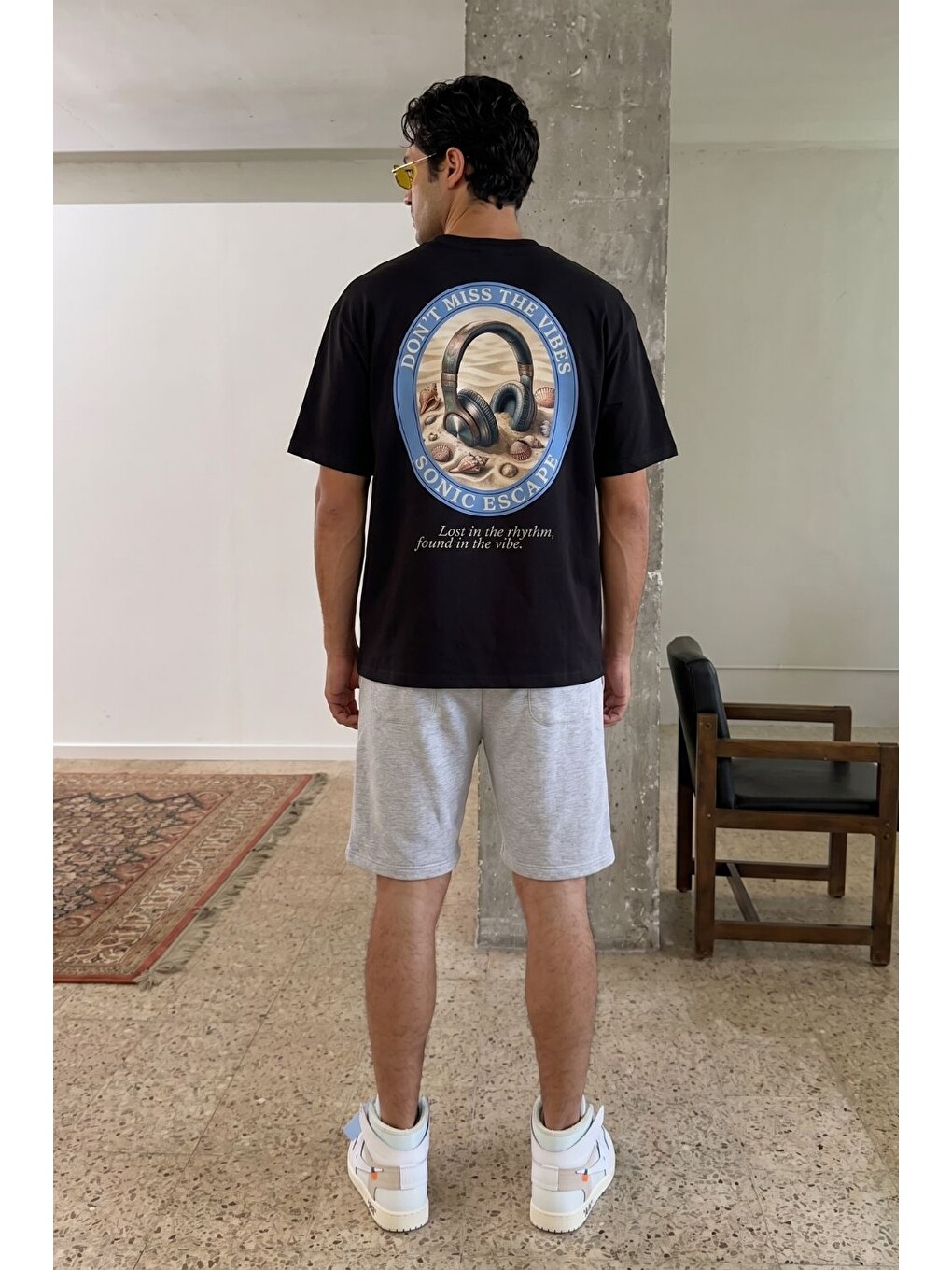 Beyaz Erkek Oversize Rhytm Siyah Premium Tişört