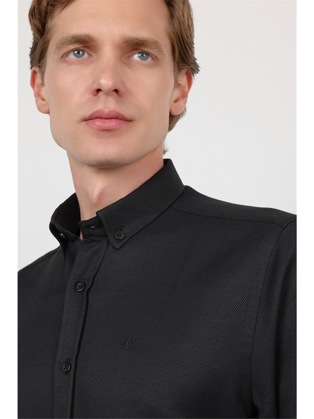 Siyah Düğmeli Yaka Uzun Kol Cepsiz Slim Fit Pamuklu Gömlek 1004260203-3