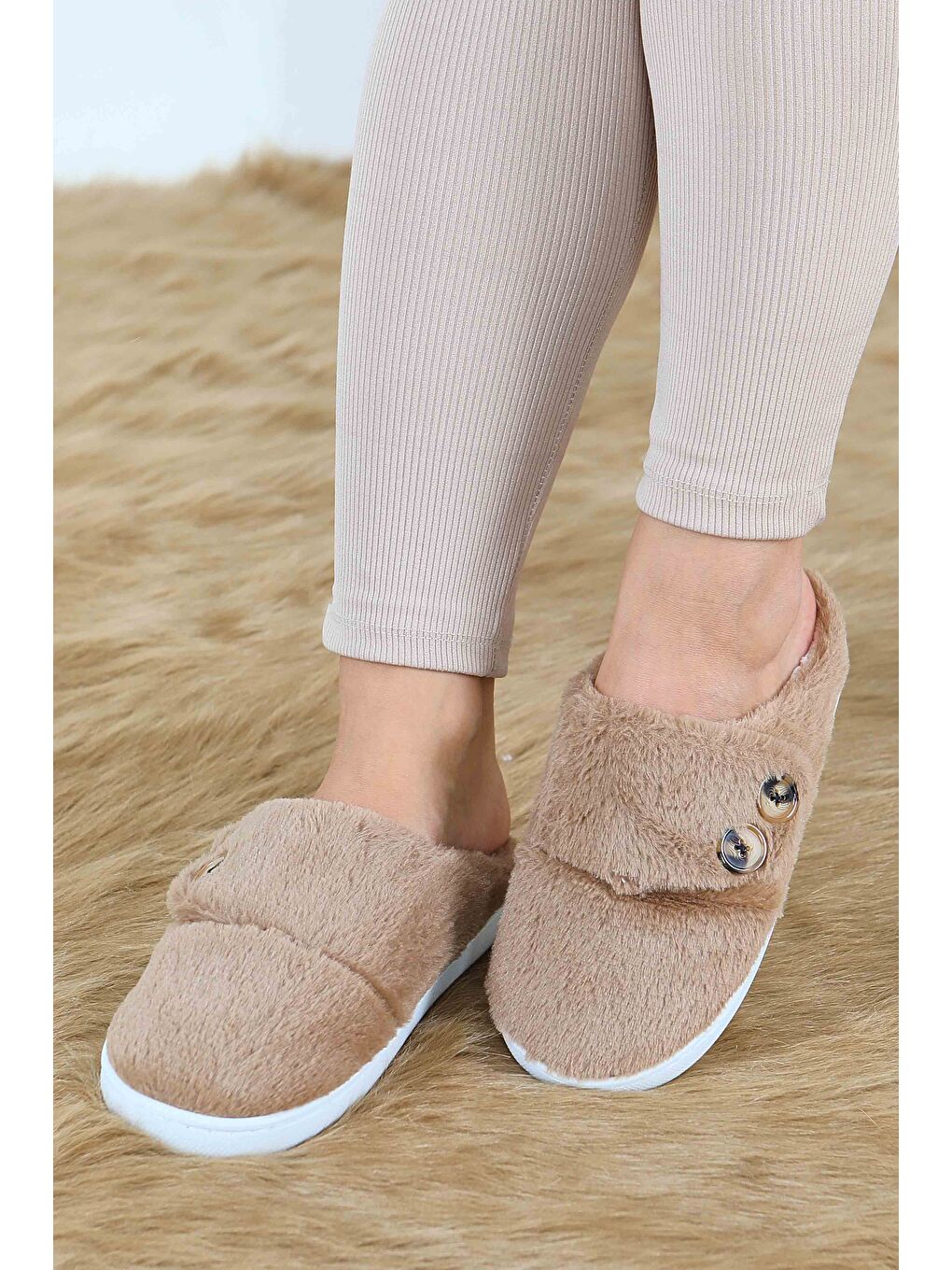 Bej Kadın Vizon Düğmeli Düz Ev Terliği - 27777-VIZON-1