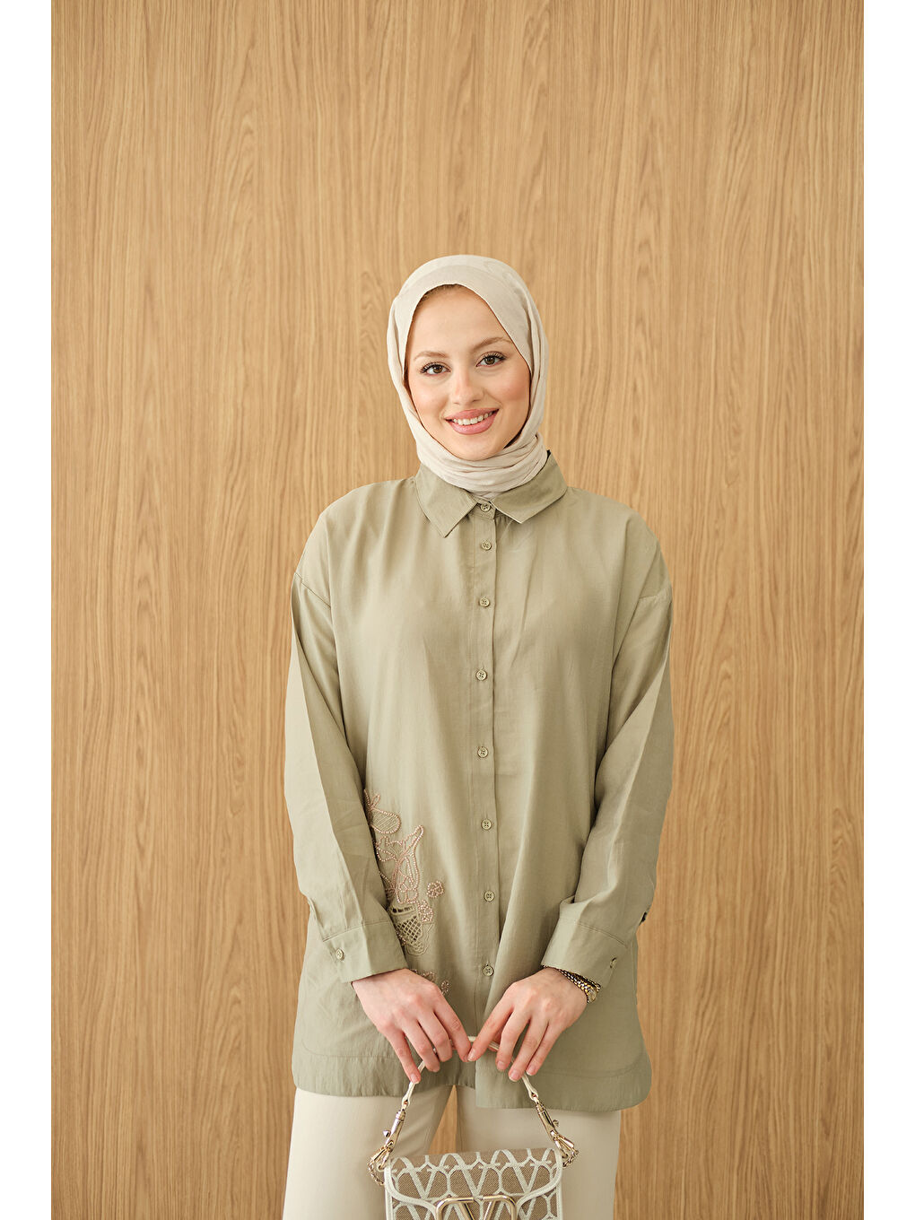 Kadın Boncuk Nakış Detaylı Gömlek Haki Yeşil-3