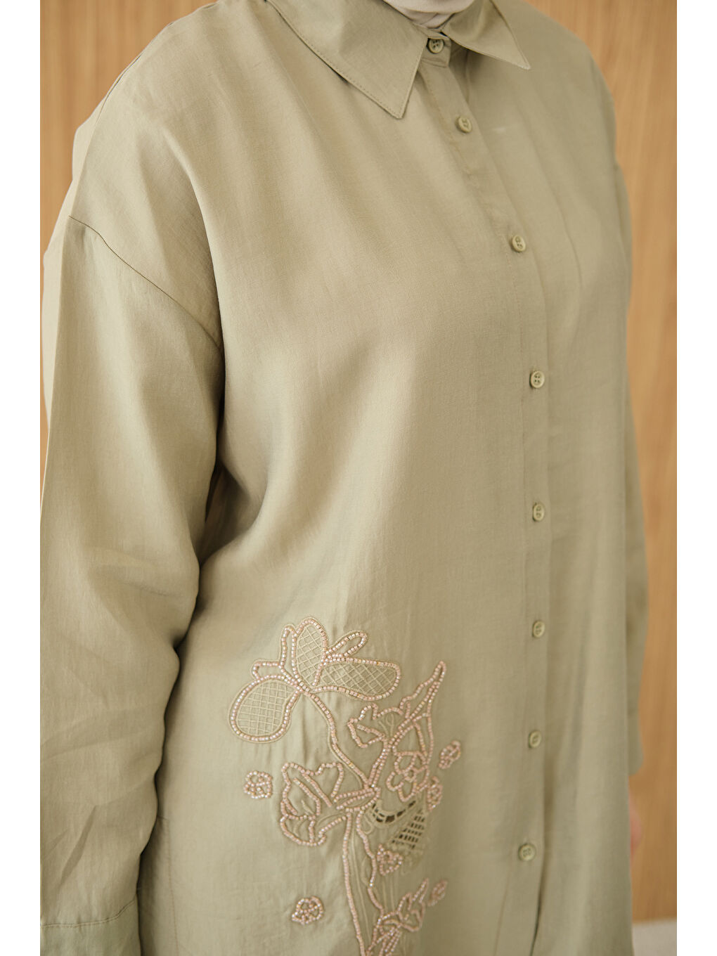 Kadın Boncuk Nakış Detaylı Gömlek Haki Yeşil-4