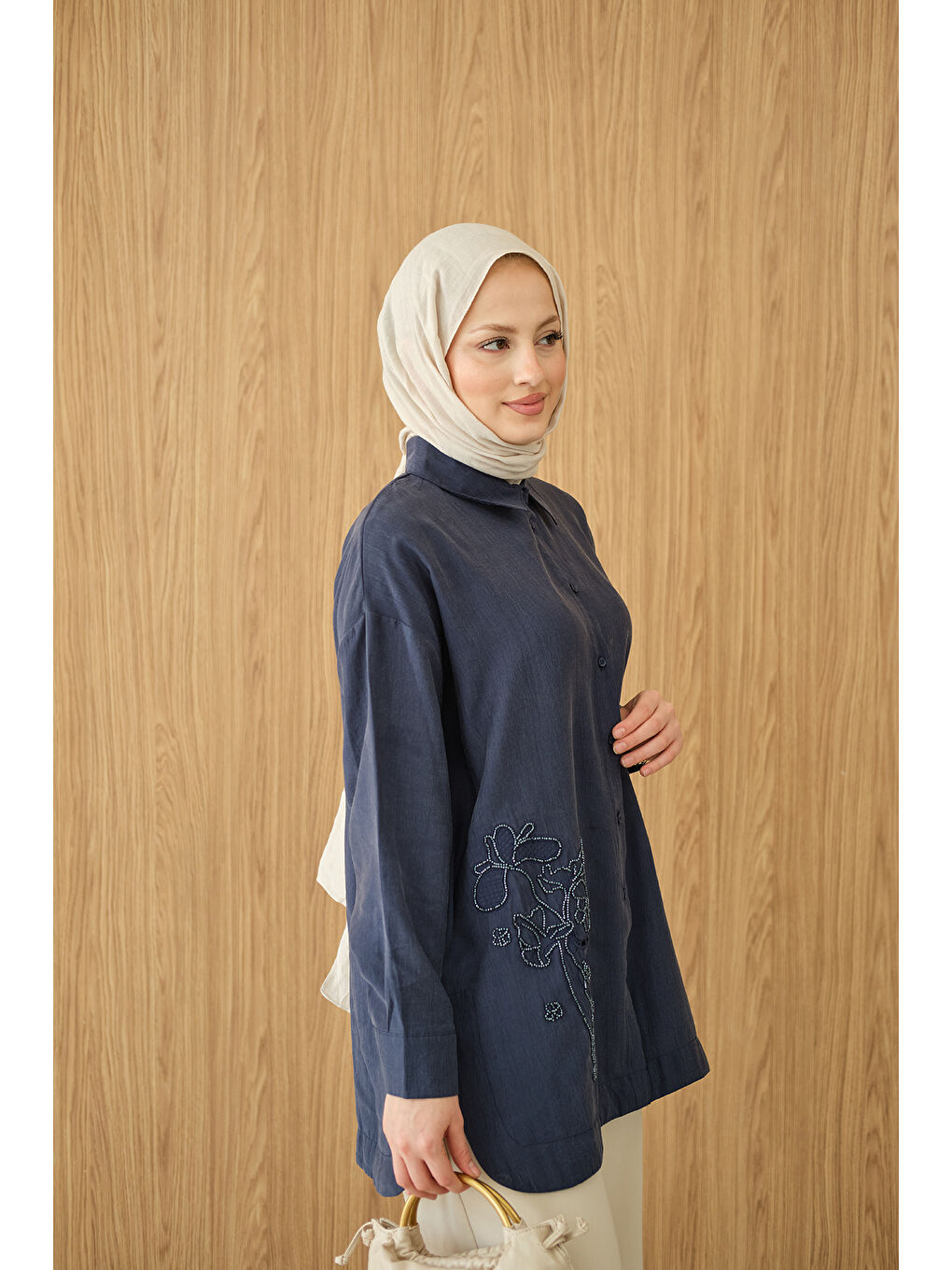 Kadın Boncuk Nakış Detaylı Gömlek Lacivert-3