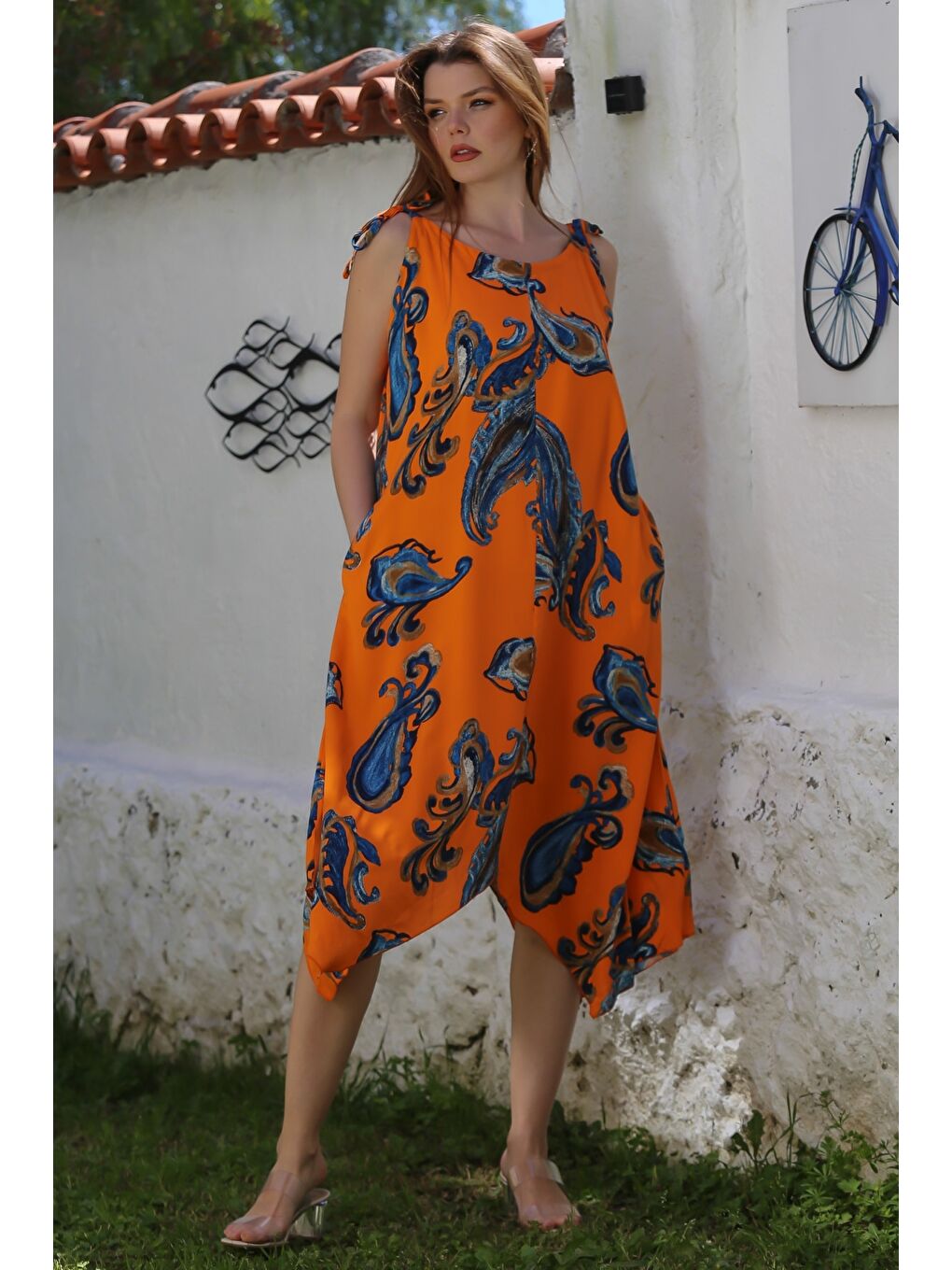 Turuncu Yakasız Askılı Şal Desenli Gizli Cepli Casual Viskon Dokuma Elbise 125 58