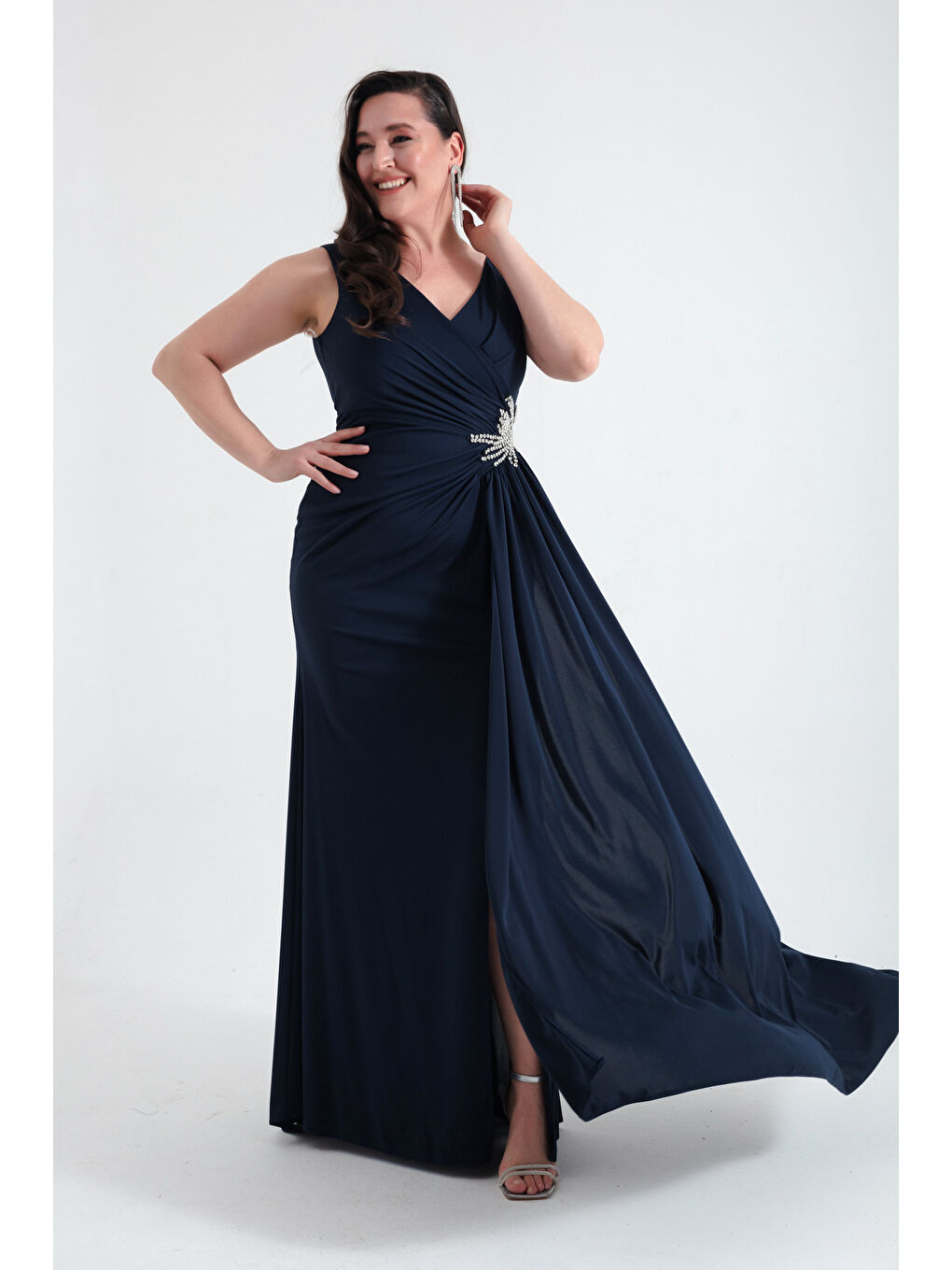 Kadın Lacivert Kruvaze Yaka Taşlı Büyük Beden Abiye