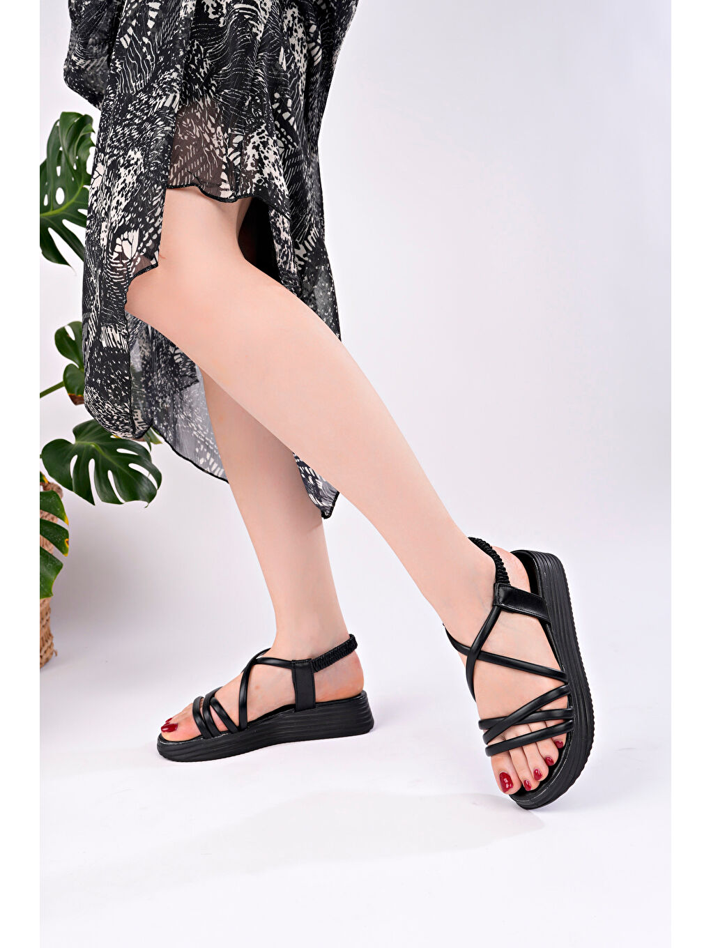 Siyah Kadın Günlük Sandalet