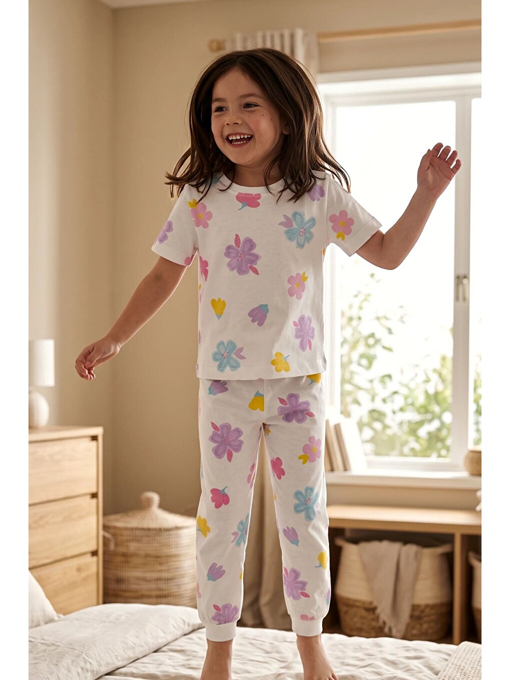 Pastel Renkli Çiçek Desenli Beyaz Kız Çocuk %100 Pamuk Pijama Takımı-3