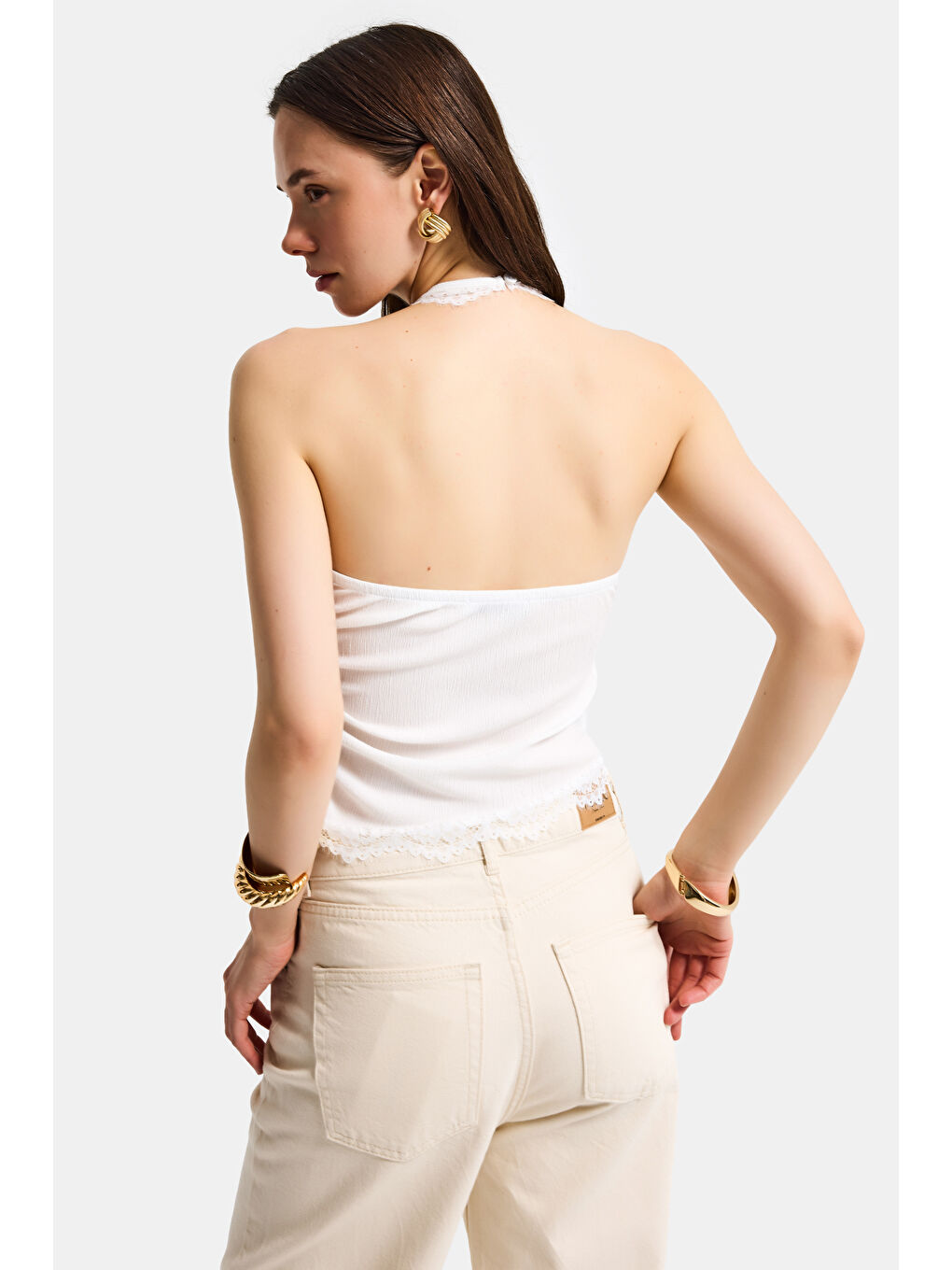 Kadın Beyaz s6-2 Asimetrik Kesim Dantel Detaylı Boyundan Askılı Tasarım Bluz-5