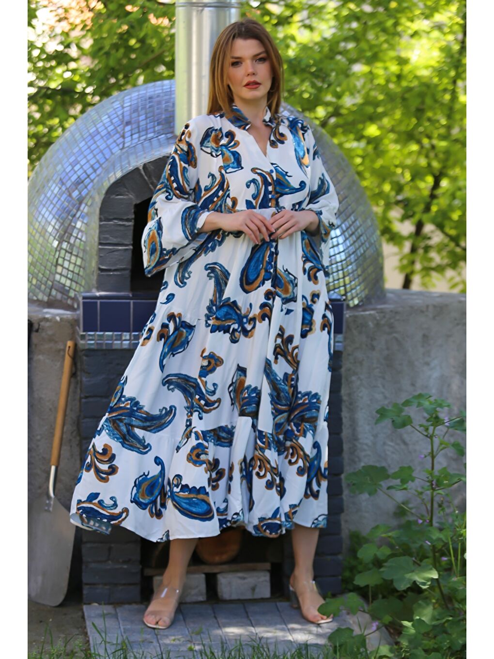 Beyaz V Yaka Fırfırlı Kol Şal Desenli Düğmeli Eteği Fırfırlı Casual Viskon Dokuma Elbise 135 60-1