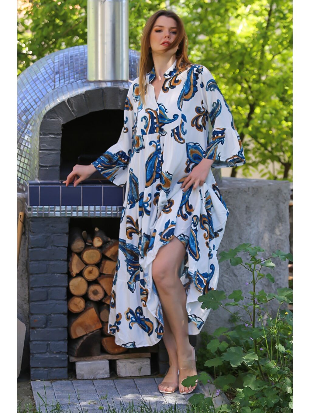 Beyaz V Yaka Fırfırlı Kol Şal Desenli Düğmeli Eteği Fırfırlı Casual Viskon Dokuma Elbise 135 60-5