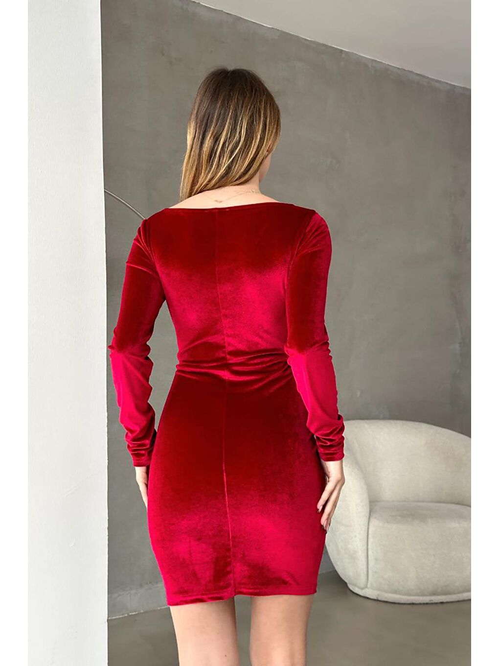 Bordo Kadife Kumaş Yırtmaç Detaylı Uzun Kollu Mini Elbise-4