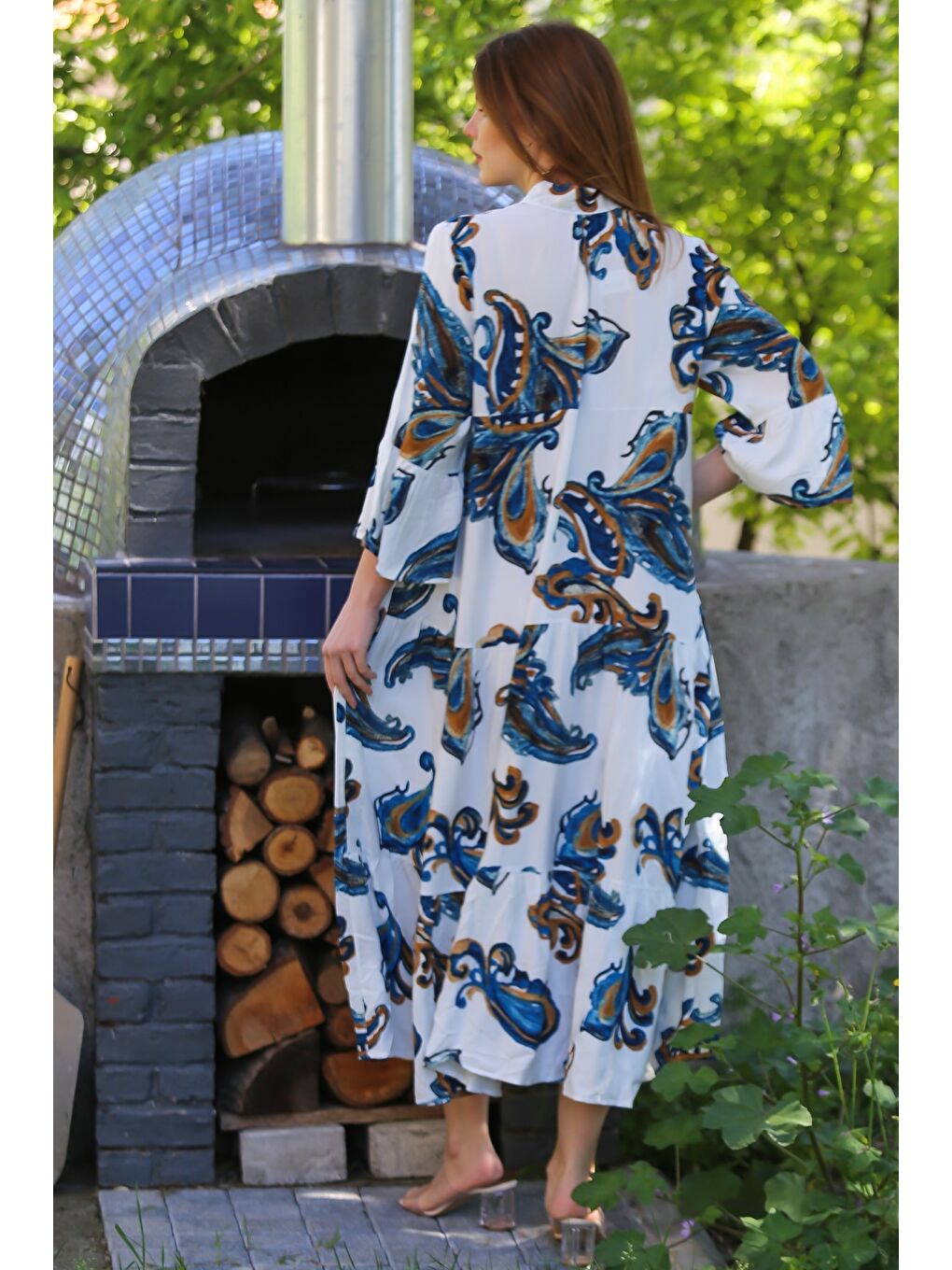 Beyaz V Yaka Fırfırlı Kol Şal Desenli Düğmeli Eteği Fırfırlı Casual Viskon Dokuma Elbise 135 60-7