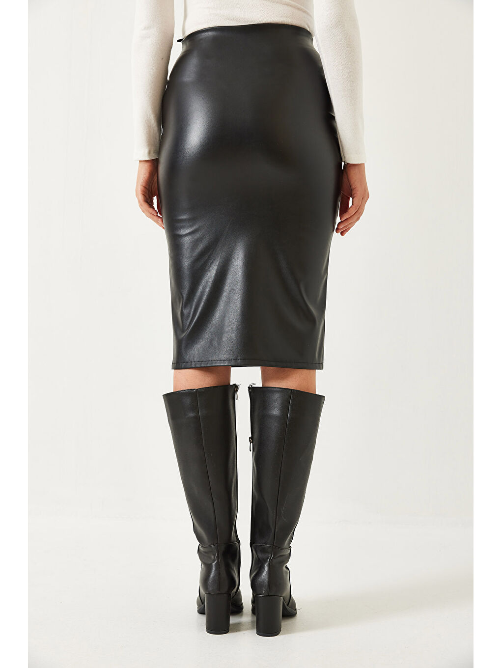 Siyah Kadın Yırtmaçlı Deri Kalem Etek-3