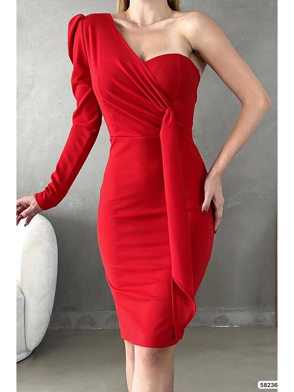 Kırmızı Krep Kumaş Yarım Kalp Yaka Kuşak Detay Elbise-1