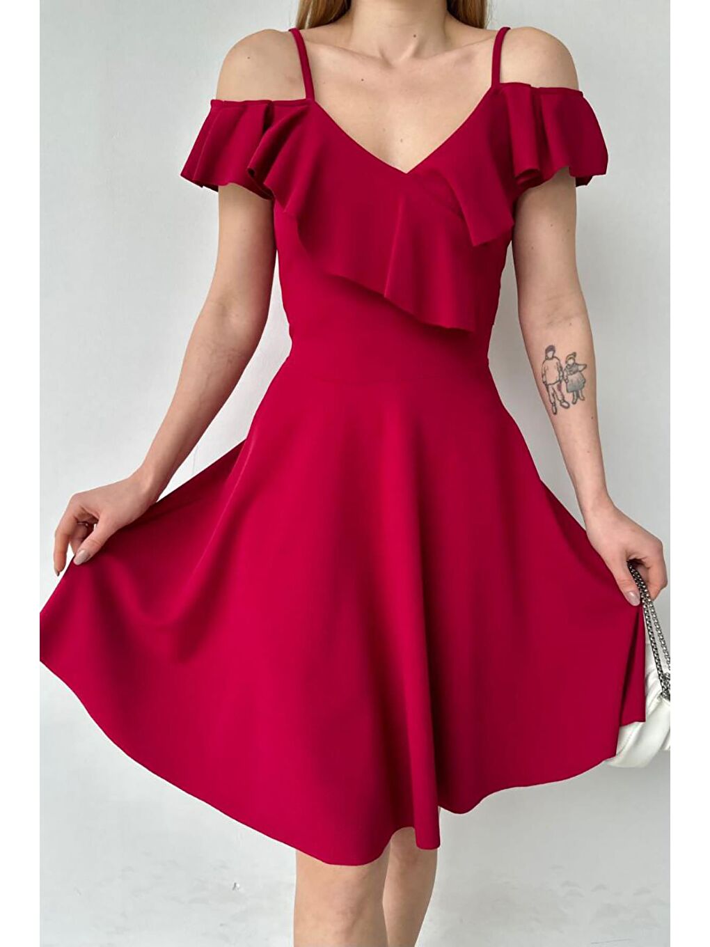 Bordo Askılı Omuz Fırfırlı Elbise-1