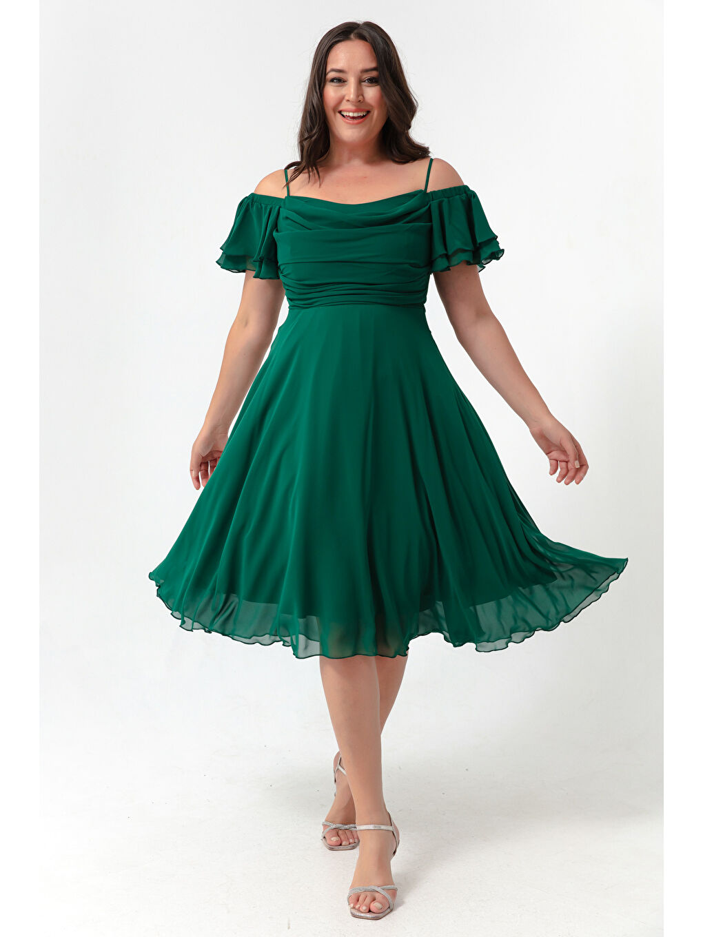 Kadın Zümrüt Yeşili Askılı Kloş Kesim Midi Büyük Beden Abiye Elbise-1