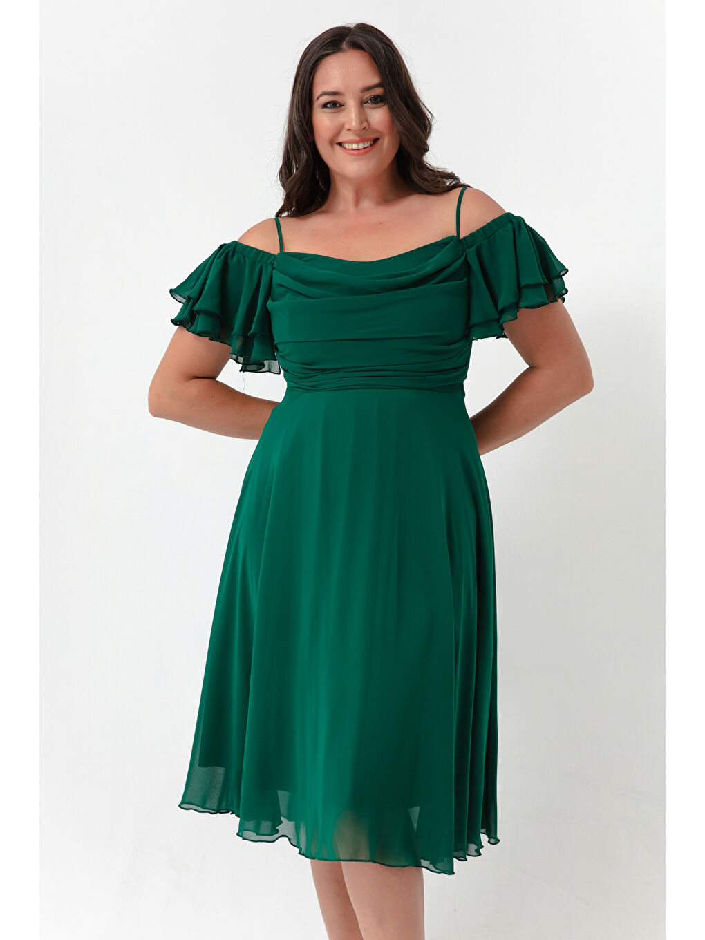 Kadın Zümrüt Yeşili Askılı Kloş Kesim Midi Büyük Beden Abiye Elbise-2