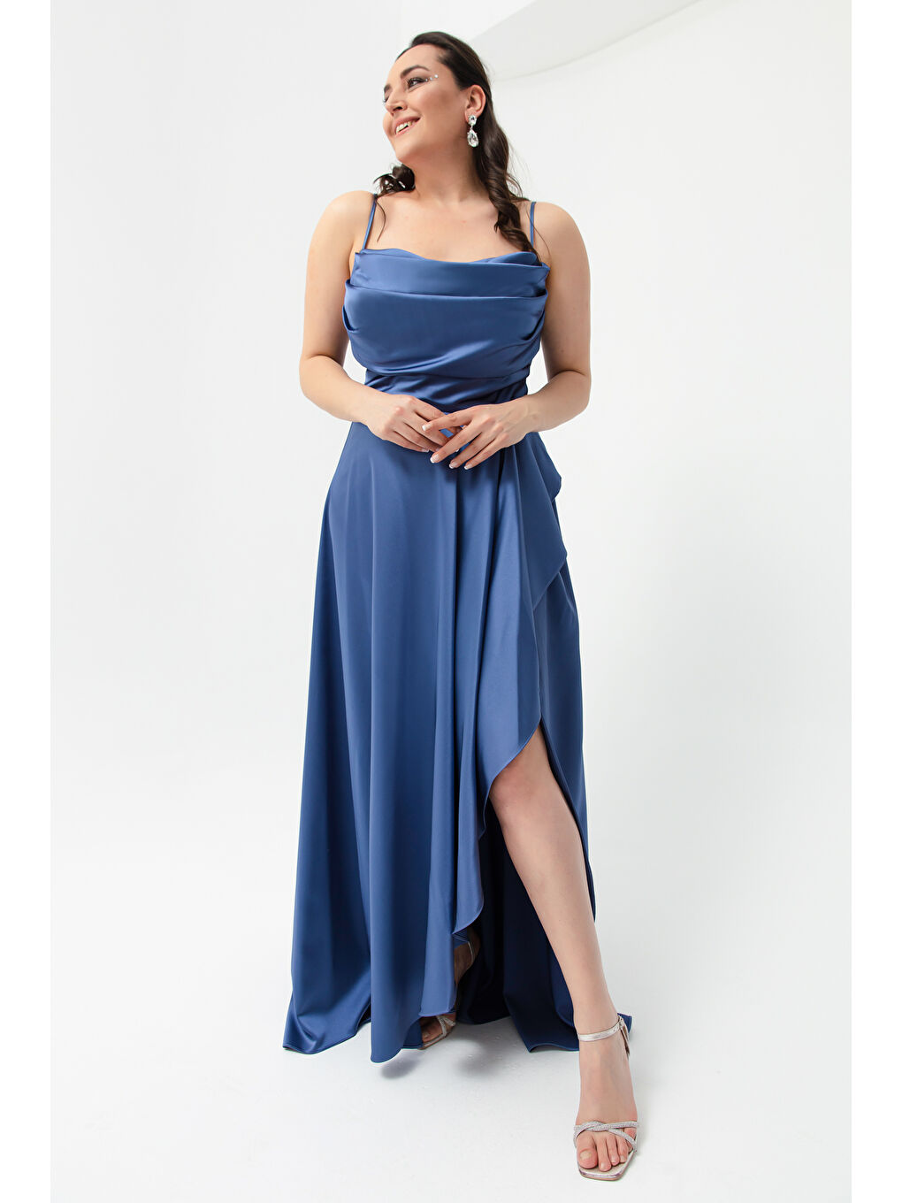 Kadın İndigo Volanlı Yırtmaçlı Büyük Beden Saten Abiye Mezuniyet Elbisesi-1