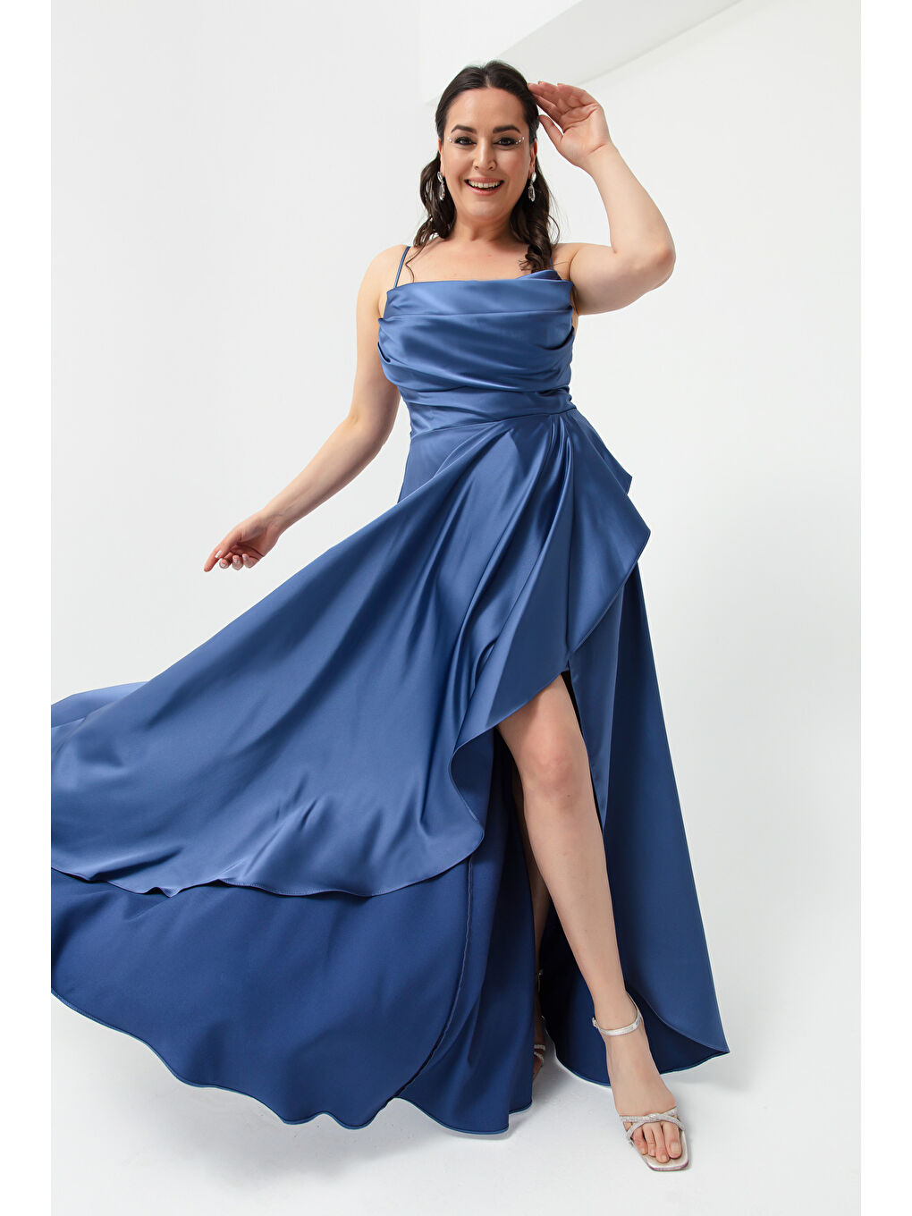 Kadın İndigo Volanlı Yırtmaçlı Büyük Beden Saten Abiye Mezuniyet Elbisesi-2