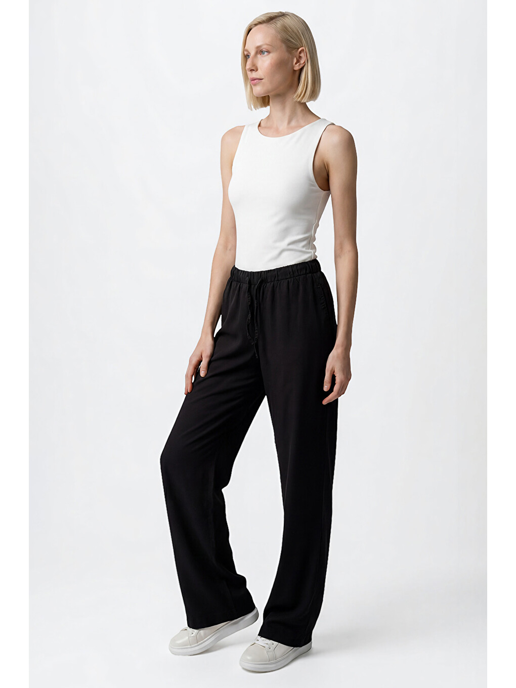 Siyah Yumuşak Dokulu Wide Leg Cepli Esnek Pantolon-2