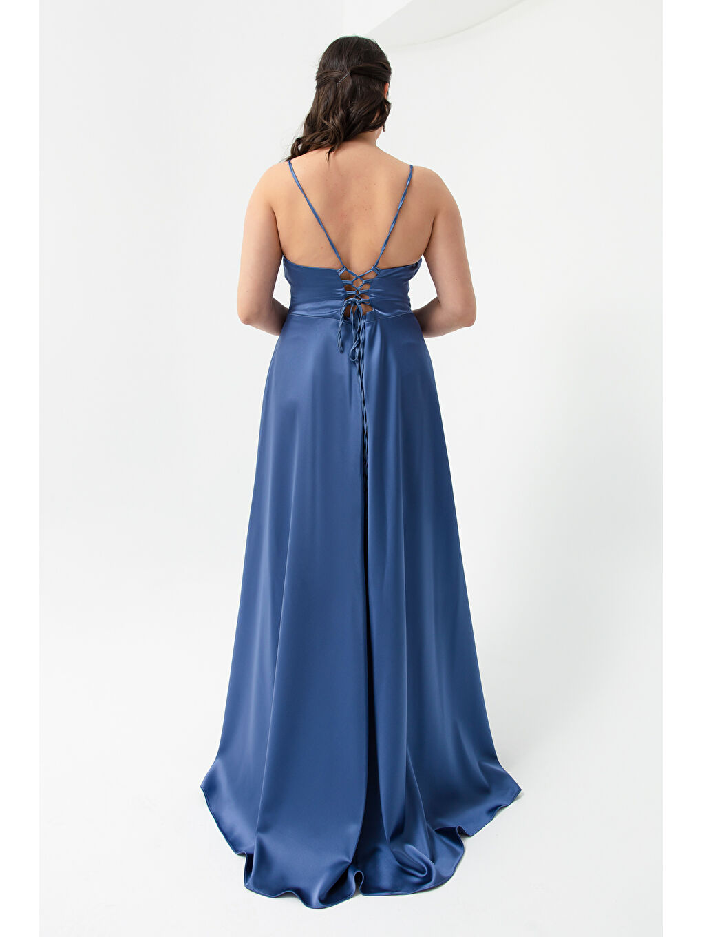 Kadın İndigo Volanlı Yırtmaçlı Büyük Beden Saten Abiye Mezuniyet Elbisesi-4