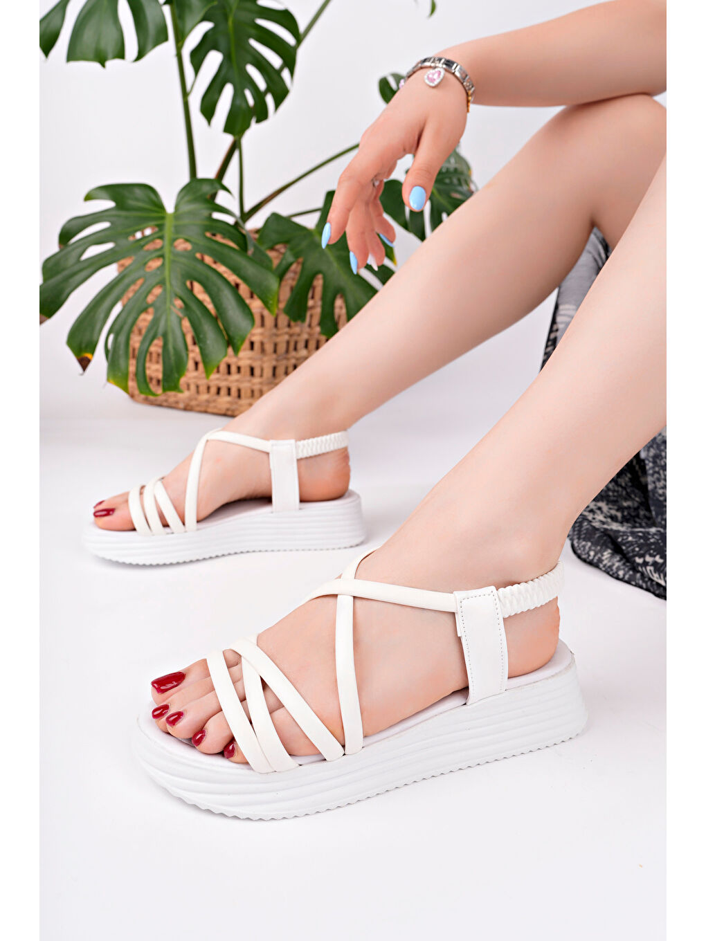 Beyaz Kadın Günlük Sandalet-1