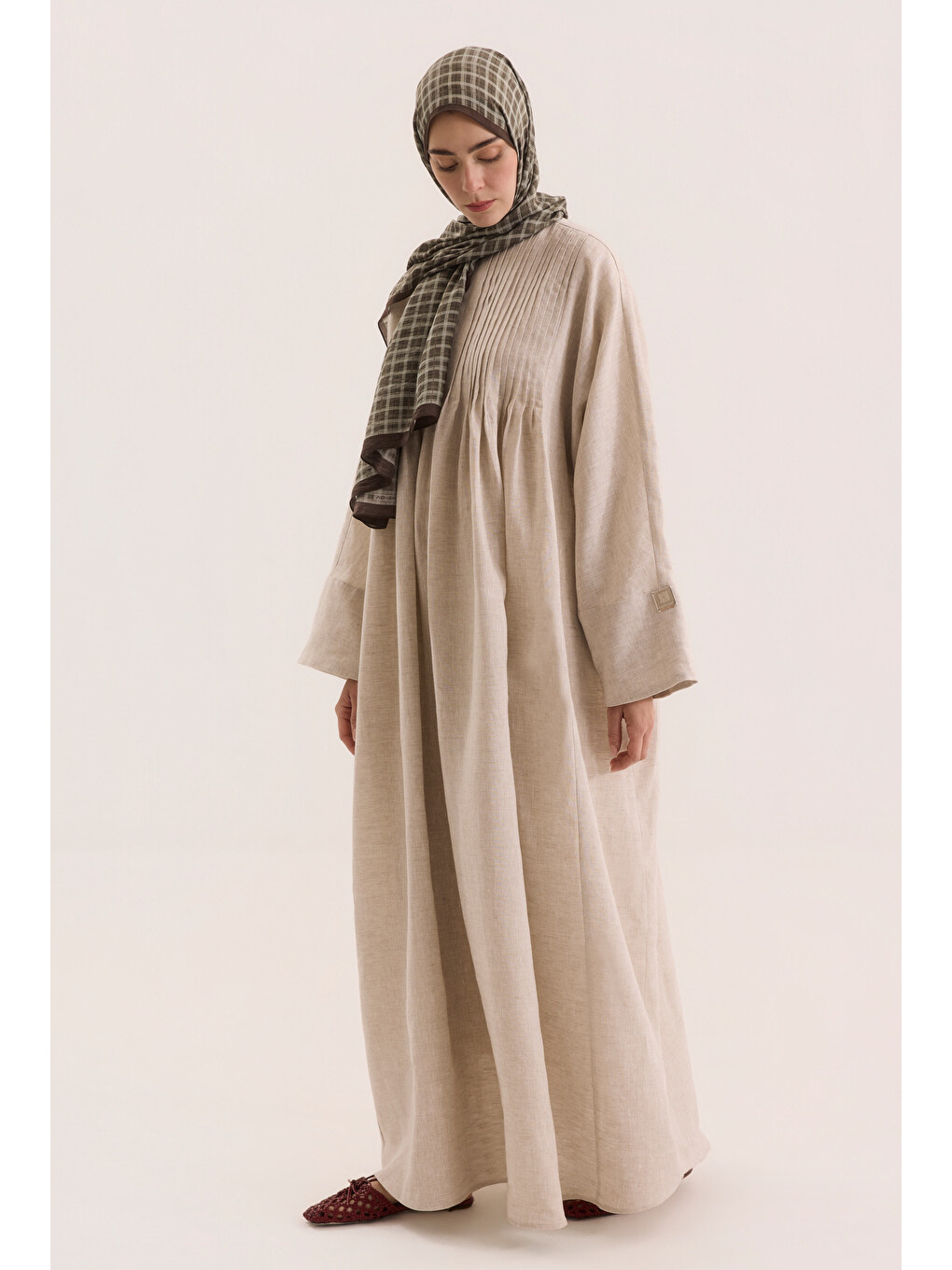 Bej Nervür Detaylı Keten Abaya Sedef