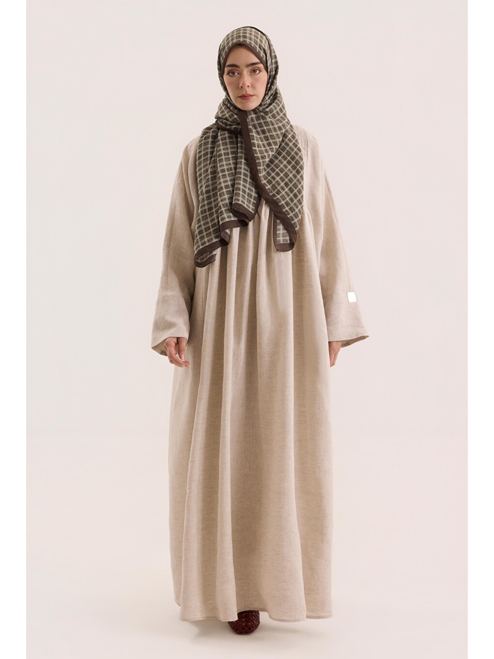 Bej Nervür Detaylı Keten Abaya Sedef-4