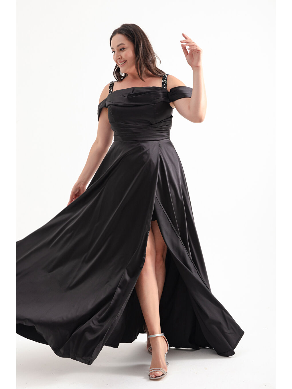 Kadın Siyah Taş Askılı Drapeli Büyük Beden Uzun Abiye Elbise