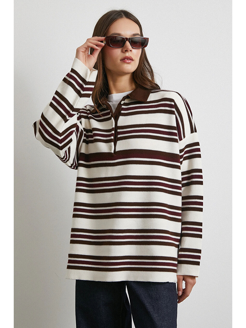 Karışık Polo Yaka Üç Düğmeli Çizgili Kazak Kahve-2