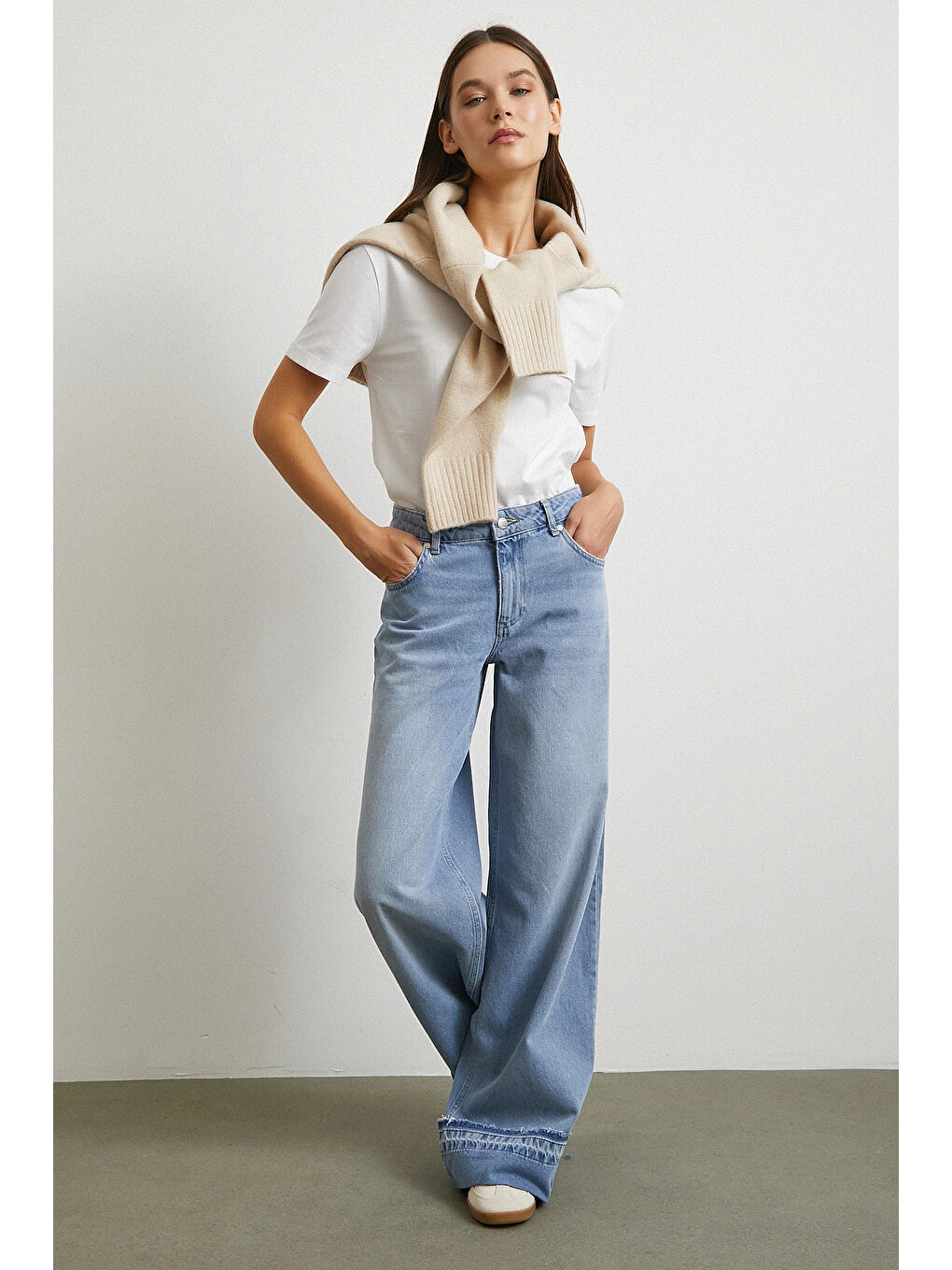 Paçası Katlamalı Geniş Paça Jean Buz Mavisi-2