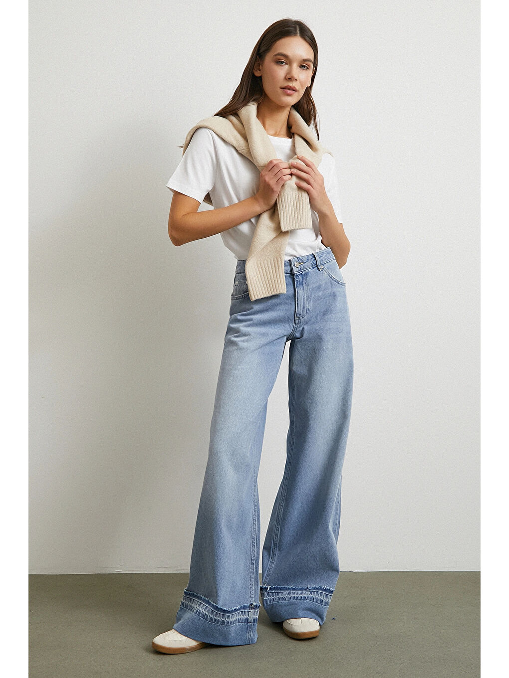Paçası Katlamalı Geniş Paça Jean Buz Mavisi-3