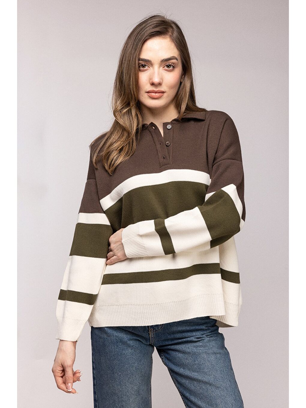 Kahverengi Renk Bloklu Çizgili Polo Yaka Oversize Kazak