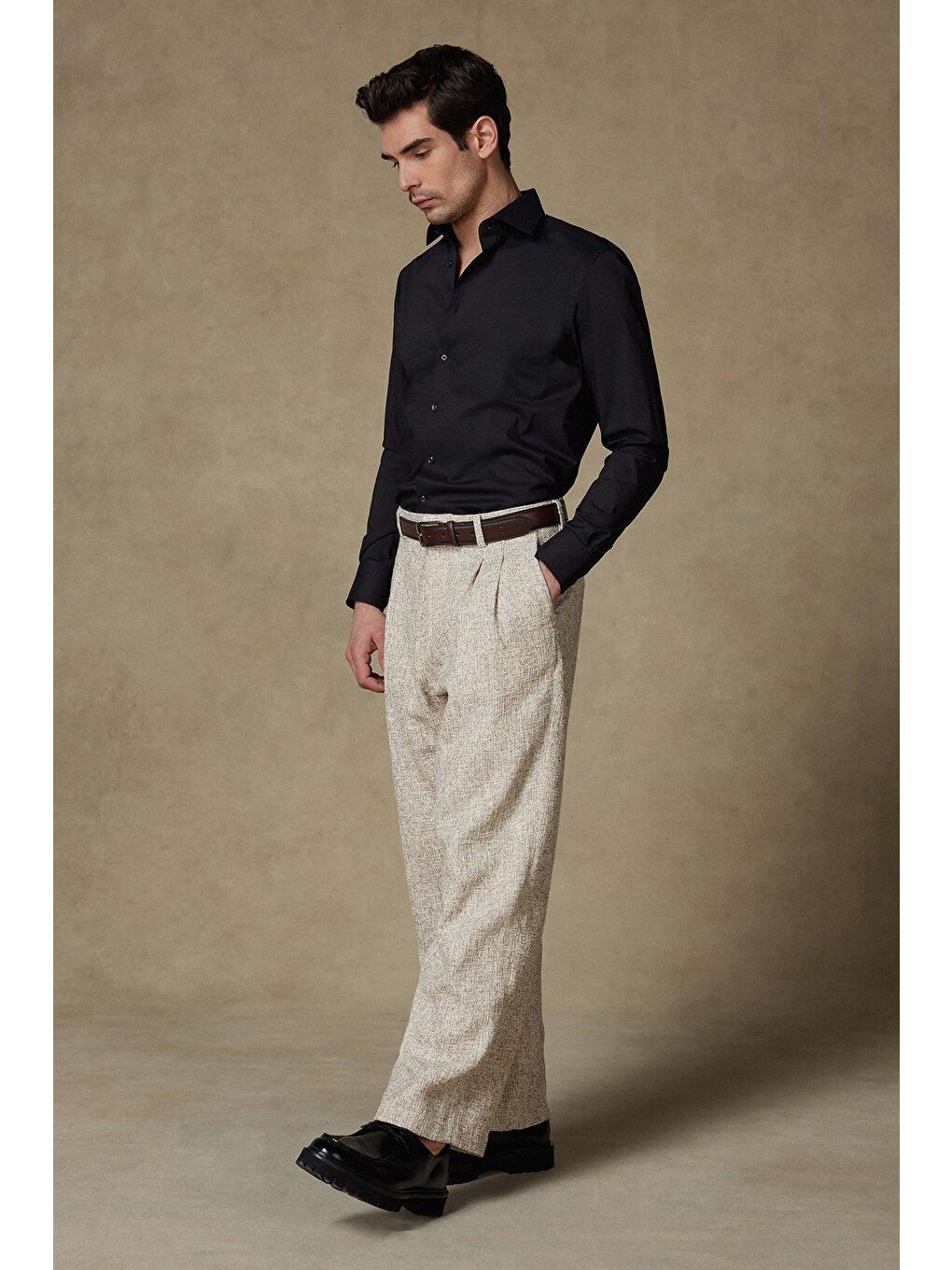 Enzo Poplin Stretch Pamuk Karışımlı Slim Fit Siyah Klasik Yaka Erkek Düz Gömlek-2