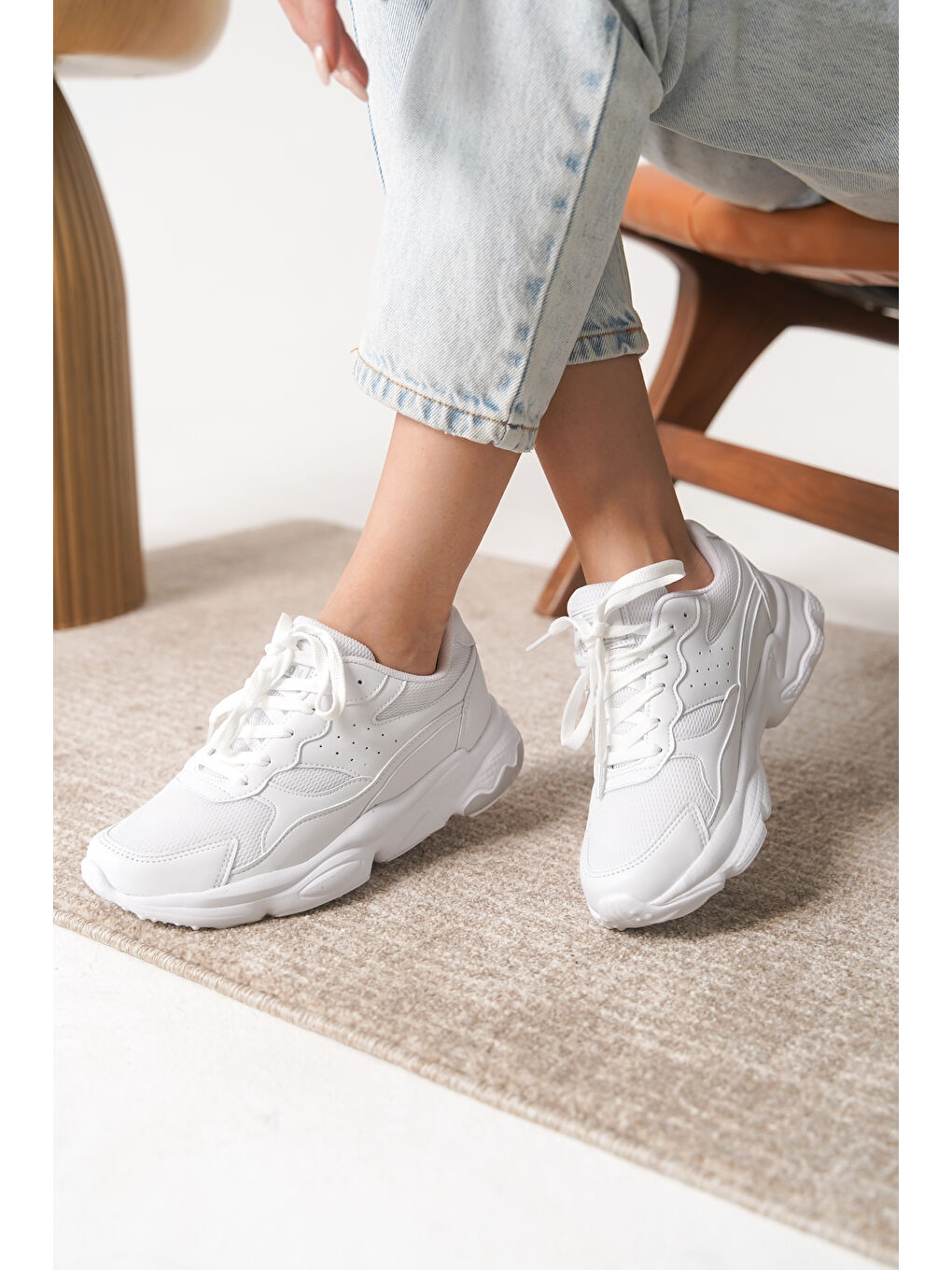 Beyaz D0168 Günlük Ortopedik Kadın Sneaker Spor Ayakkabı