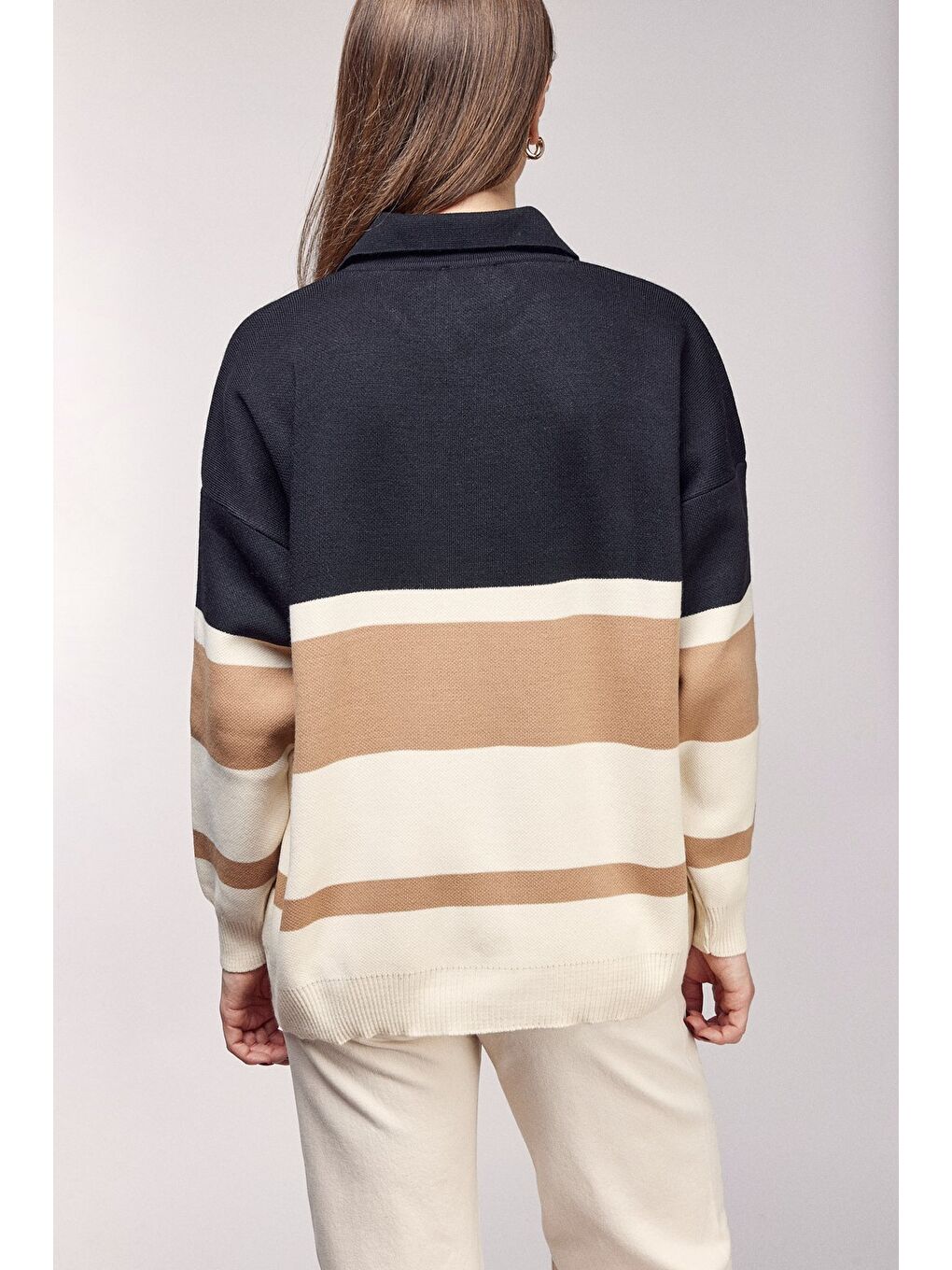 Siyah Renk Bloklu Çizgili Polo Yaka Oversize Kazak-4