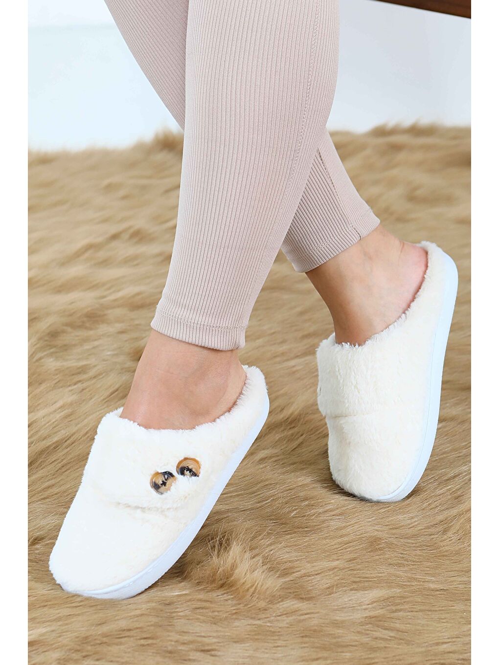 Ekru Kadın Krem Düğmeli Düz Ev Terliği - 27777-KREM-3