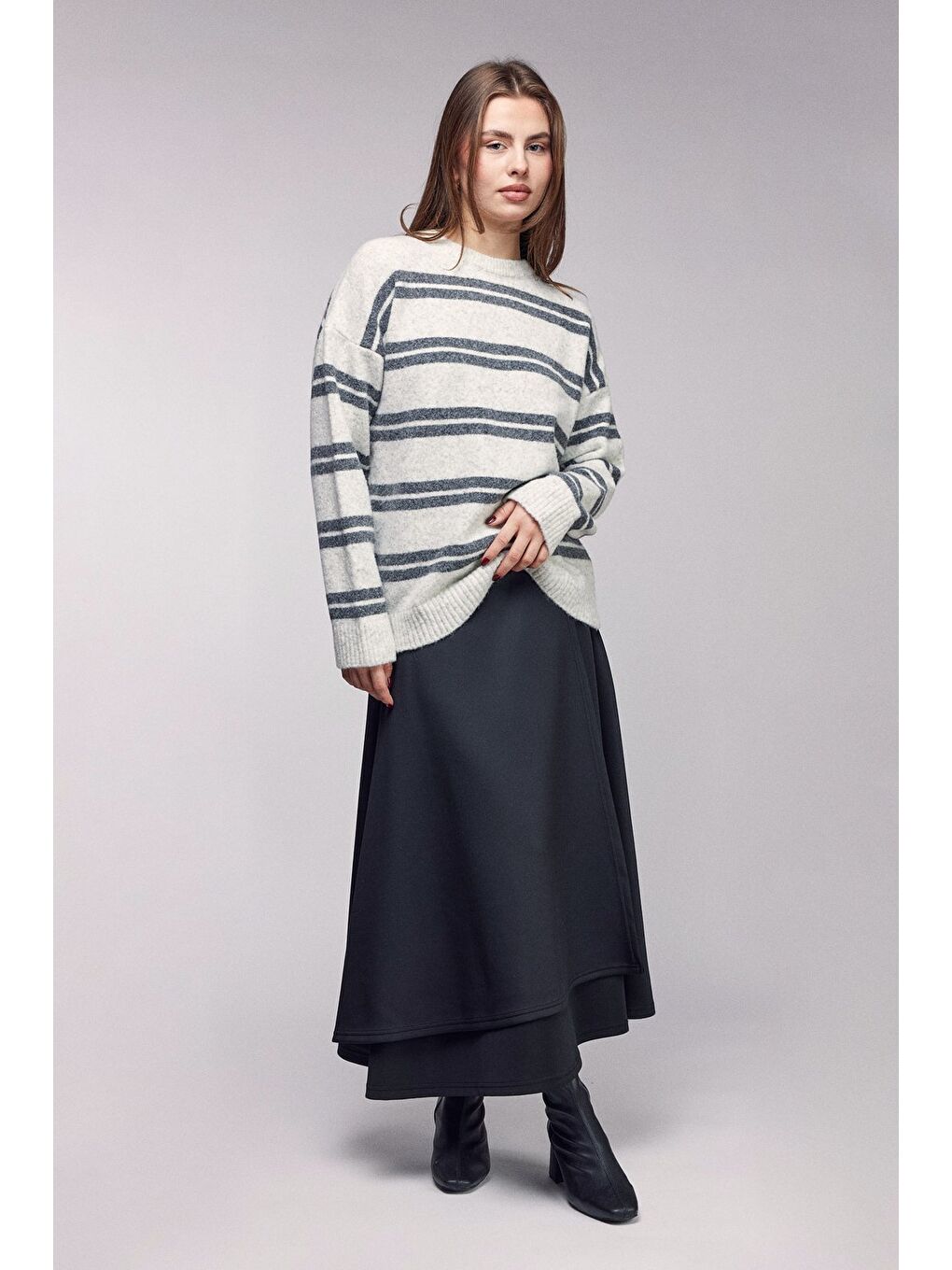 Beyaz Ekru Çizgili Bisiklet Yaka Oversize Triko Kazak-2