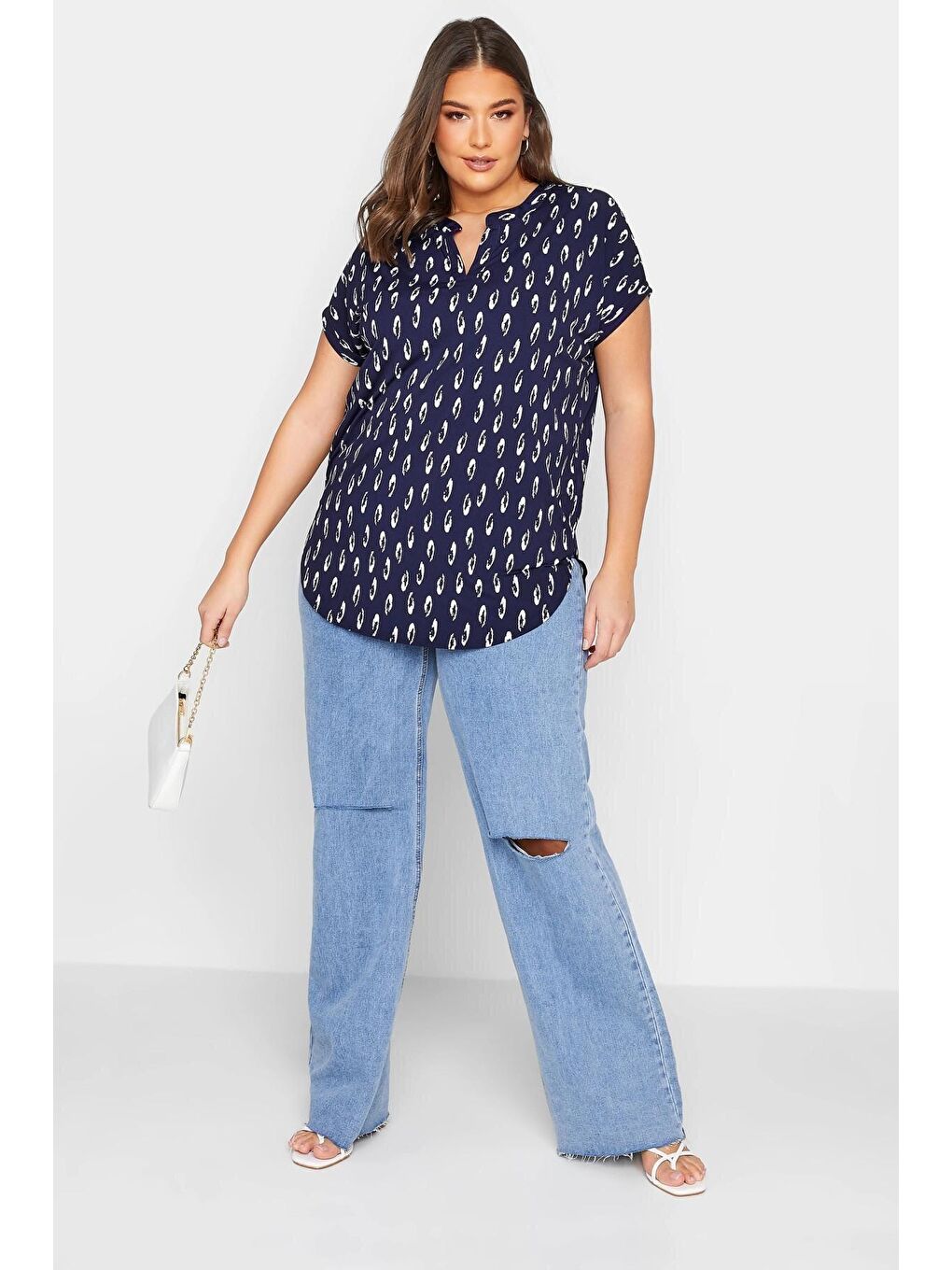 Lacivert Büyük Beden V Yaka Desenli Yarım Kollu Asimetrik Kesim Bluz 174252-1