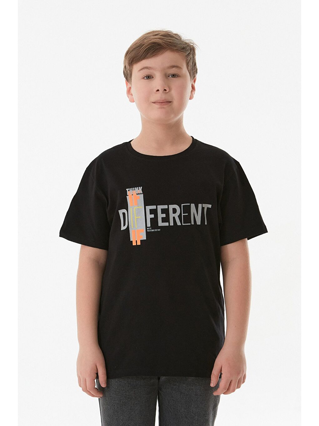 Siyah %100 Pamuk Different Yazı Baskılı Bisiklet Yaka Erkek Çocuk Tişört-2