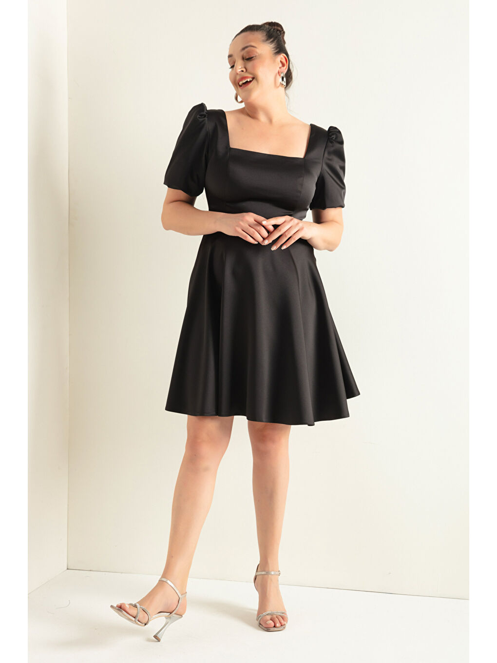 Kadın Siyah Balon Kol Kloş Kesim Mini Büyük Beden Saten Abiye Elbise-1
