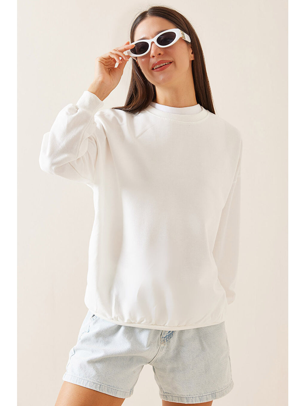 Beyaz Bisiklet Yaka Sweatshirt 5YXK8-48918-01